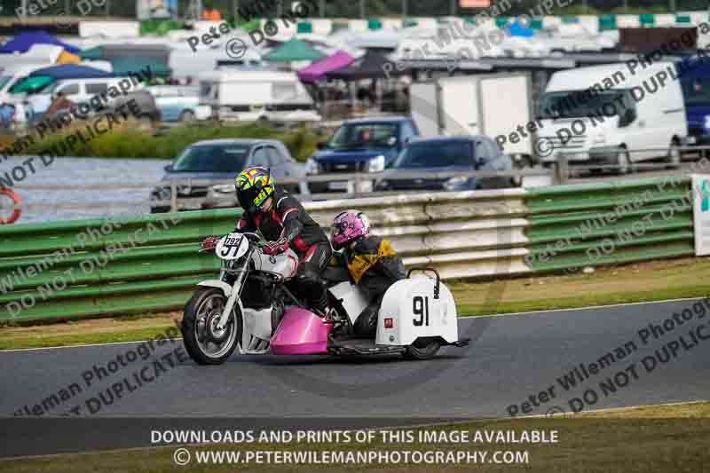 Vintage motorcycle club;eventdigitalimages;mallory park;mallory park trackday photographs;no limits trackdays;peter wileman photography;trackday digital images;trackday photos;vmcc festival 1000 bikes photographs